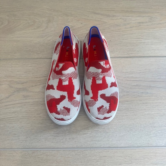 Rothy's The Kid Red Llama Camo Slip On Comfort Sneaker Unisex Size 4 - Picture 1 of 6